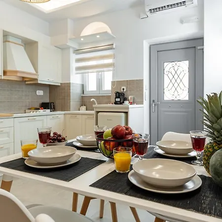 Apartman Philisios 1 *